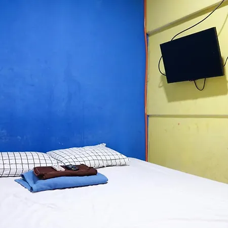 Cosmo Tanjung Duren Mitra Reddoorz-3